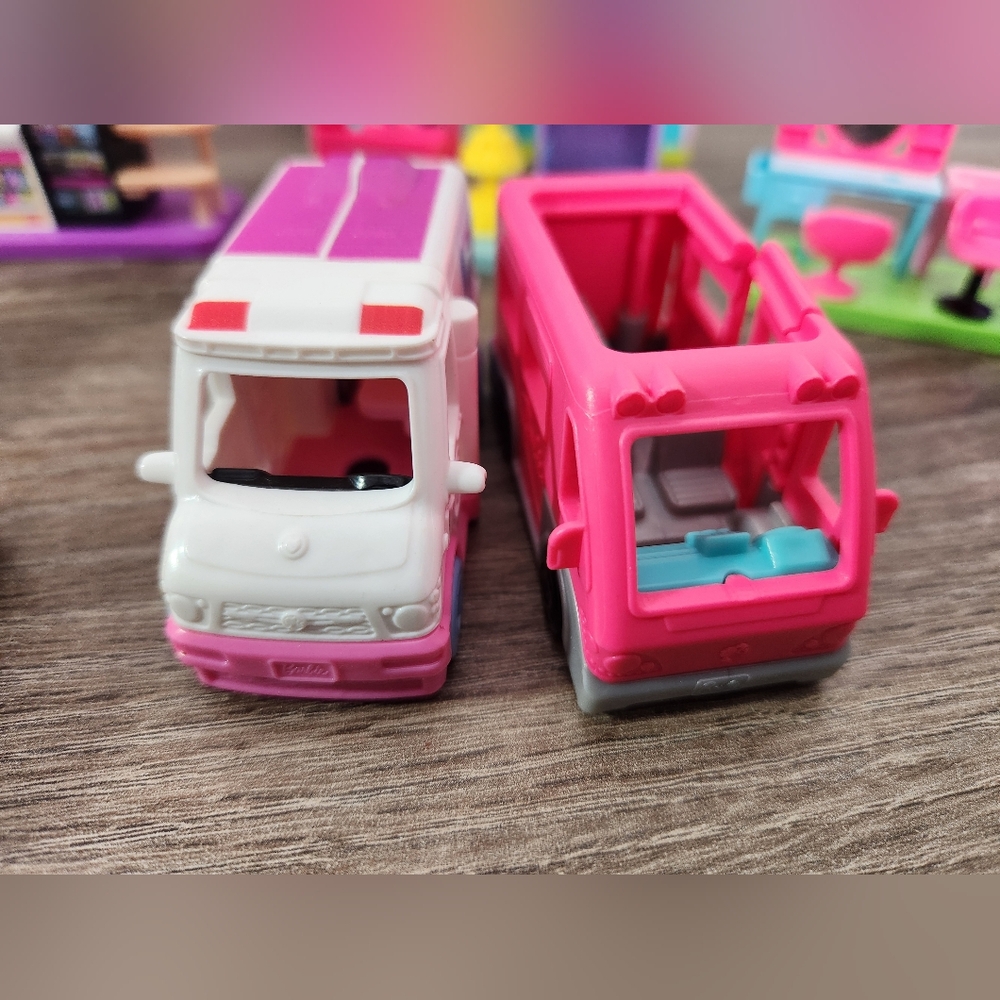 Barbieland Mini Doll Lot Dream House & Vehicles - Picture 2 of 16